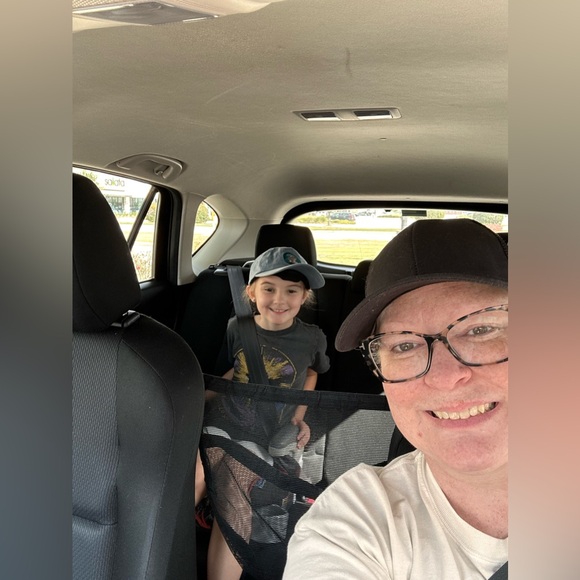 Hello! Jackie is cleaning out the closet! - Picture 1 of 1